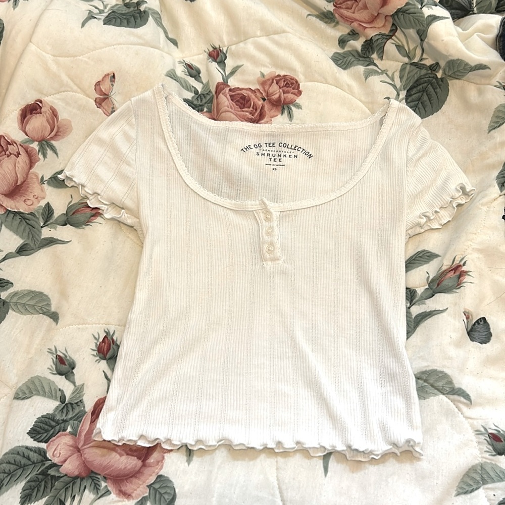 Aeropostale white cropped fitted tee